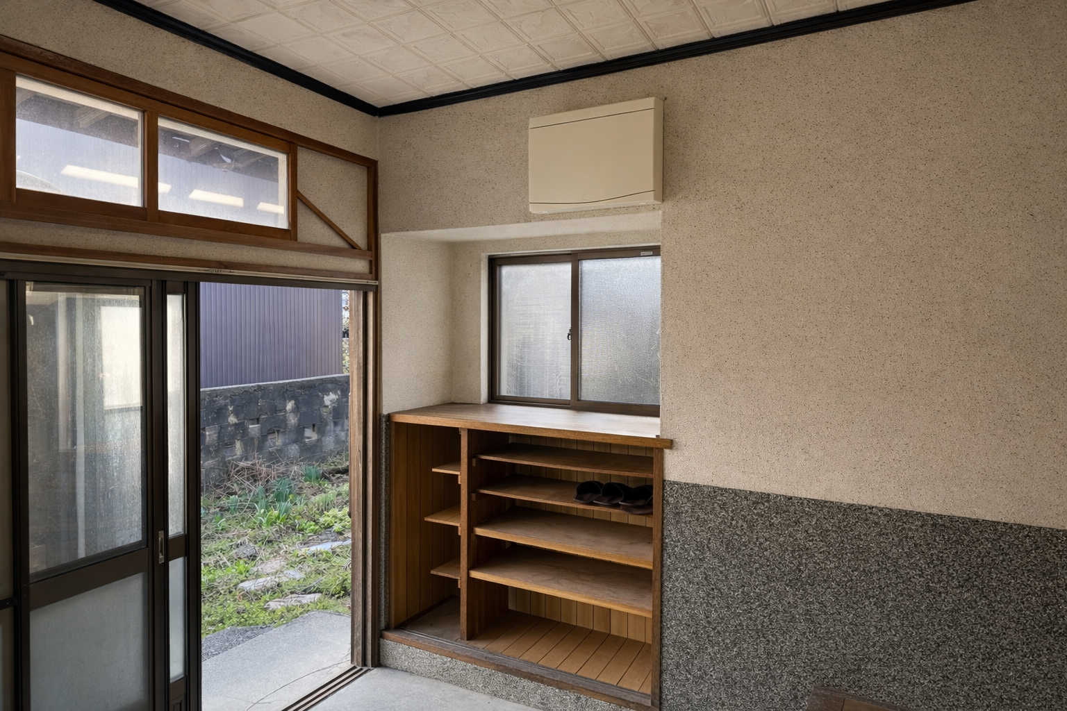 新潟県糸魚川市の5LDK物件 内観1