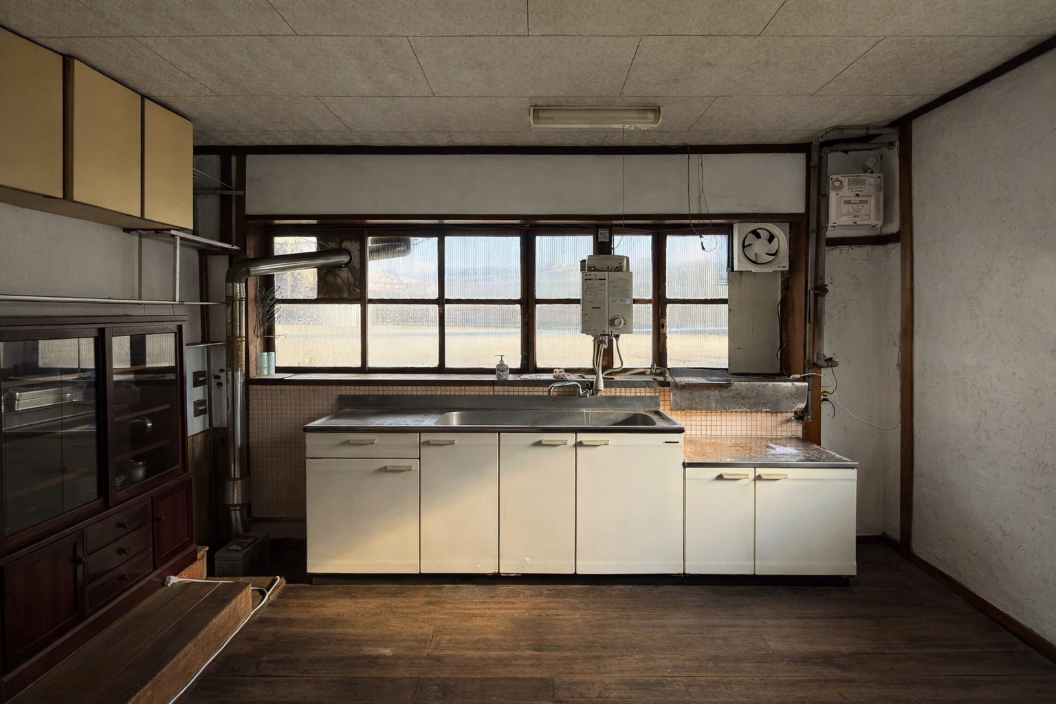 新潟県糸魚川市の5LDK物件 内観2